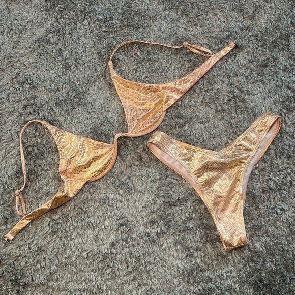 Bikini Set Gold Metallic - Picture 2 of 3